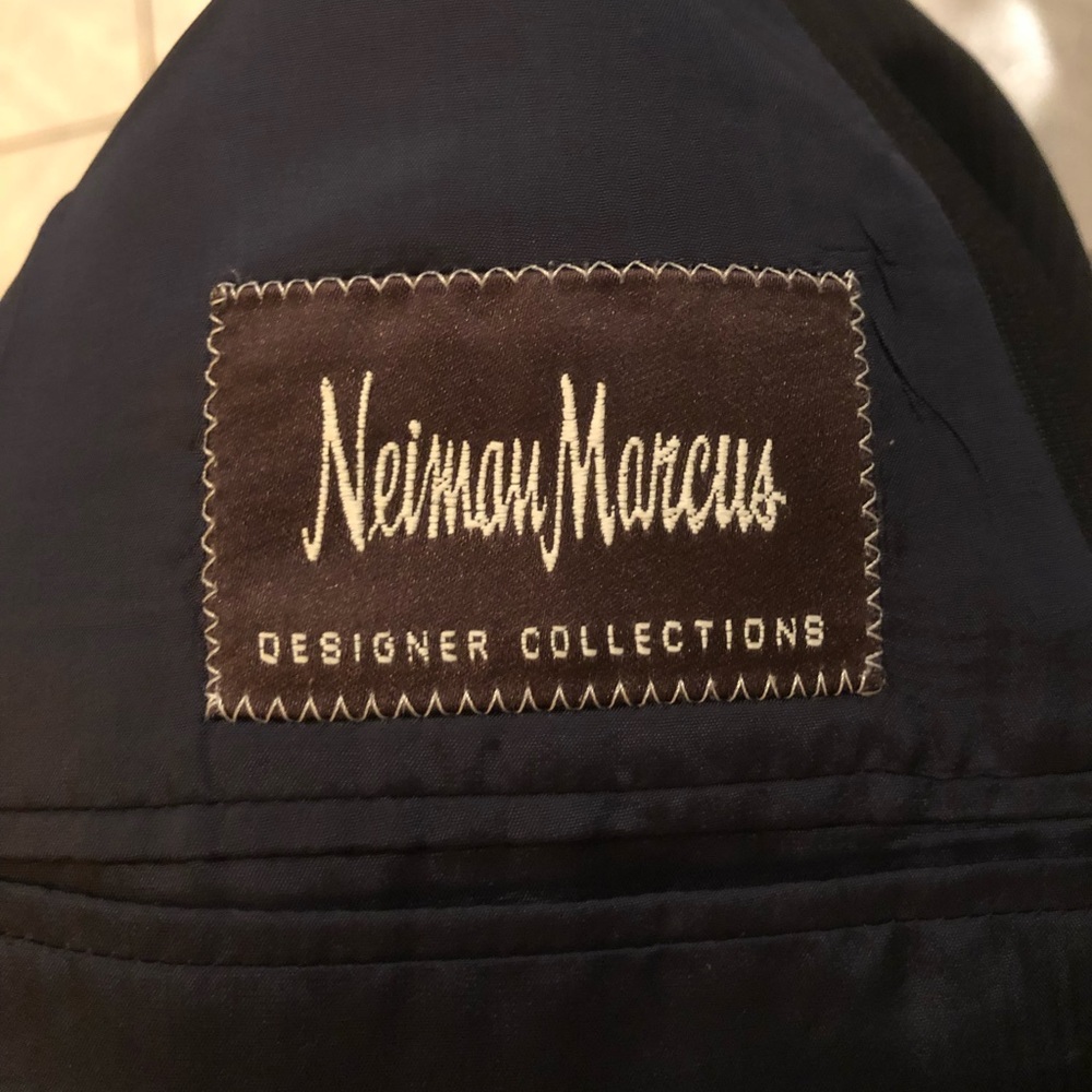 Men’s Armani Collezioni suit - Picture 3 of 7